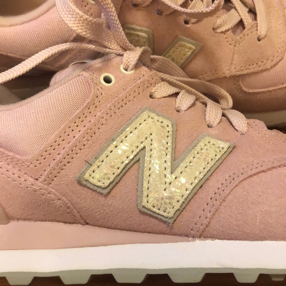 New Balance shoes - Picture 2 of 8